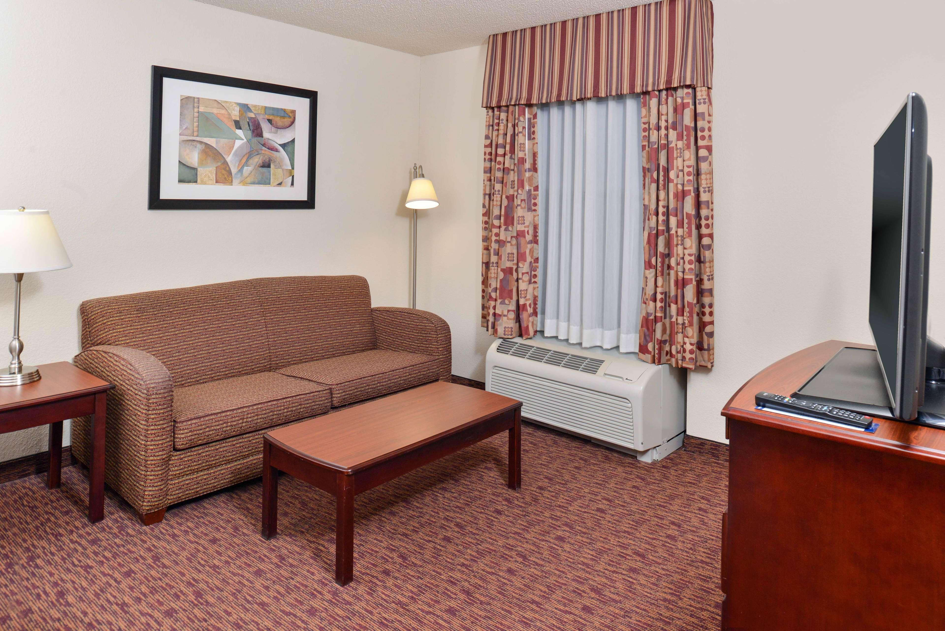 Hampton Inn & Suites Muncie Zewnętrze zdjęcie