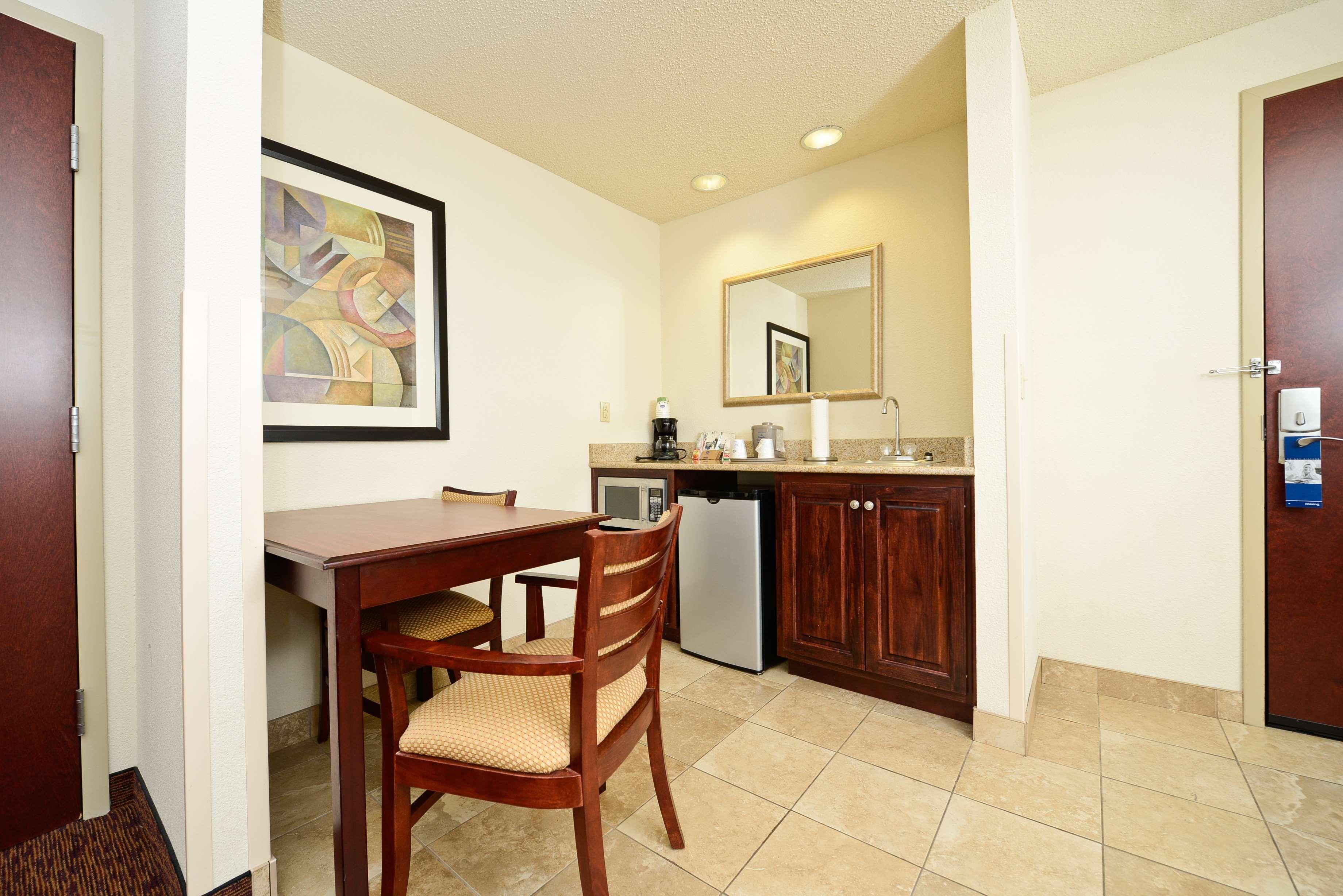 Hampton Inn & Suites Muncie Zewnętrze zdjęcie