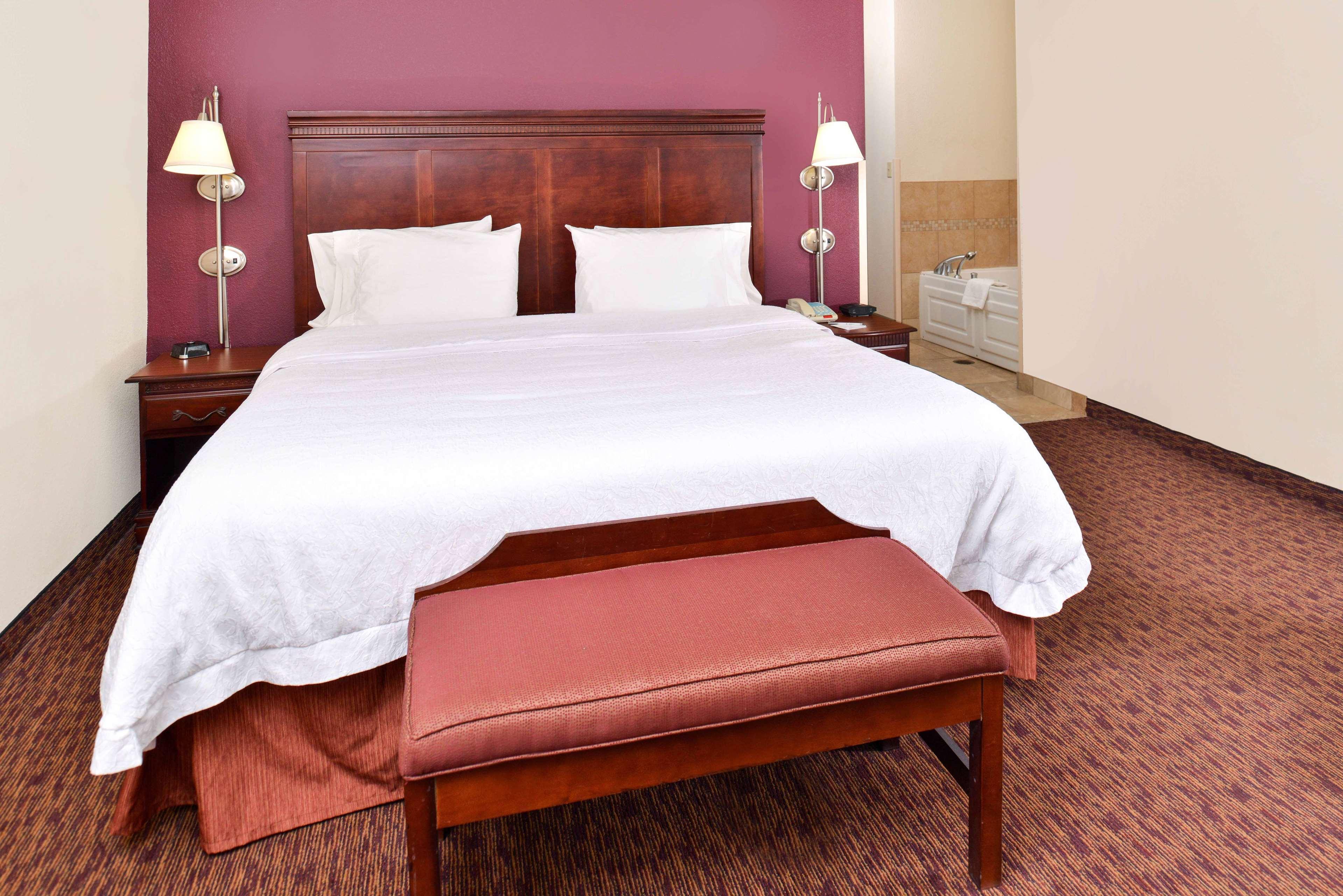 Hampton Inn & Suites Muncie Zewnętrze zdjęcie