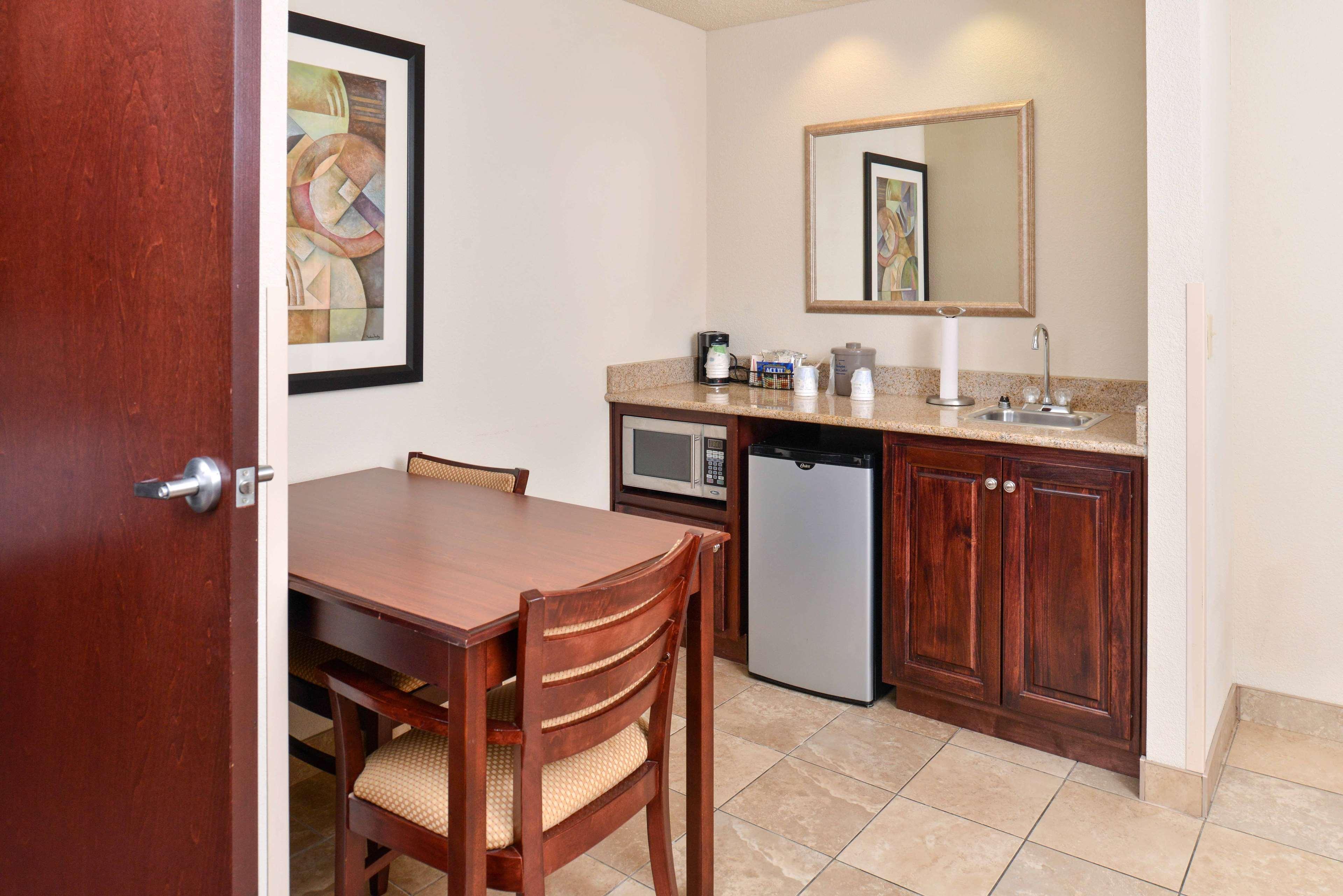 Hampton Inn & Suites Muncie Zewnętrze zdjęcie