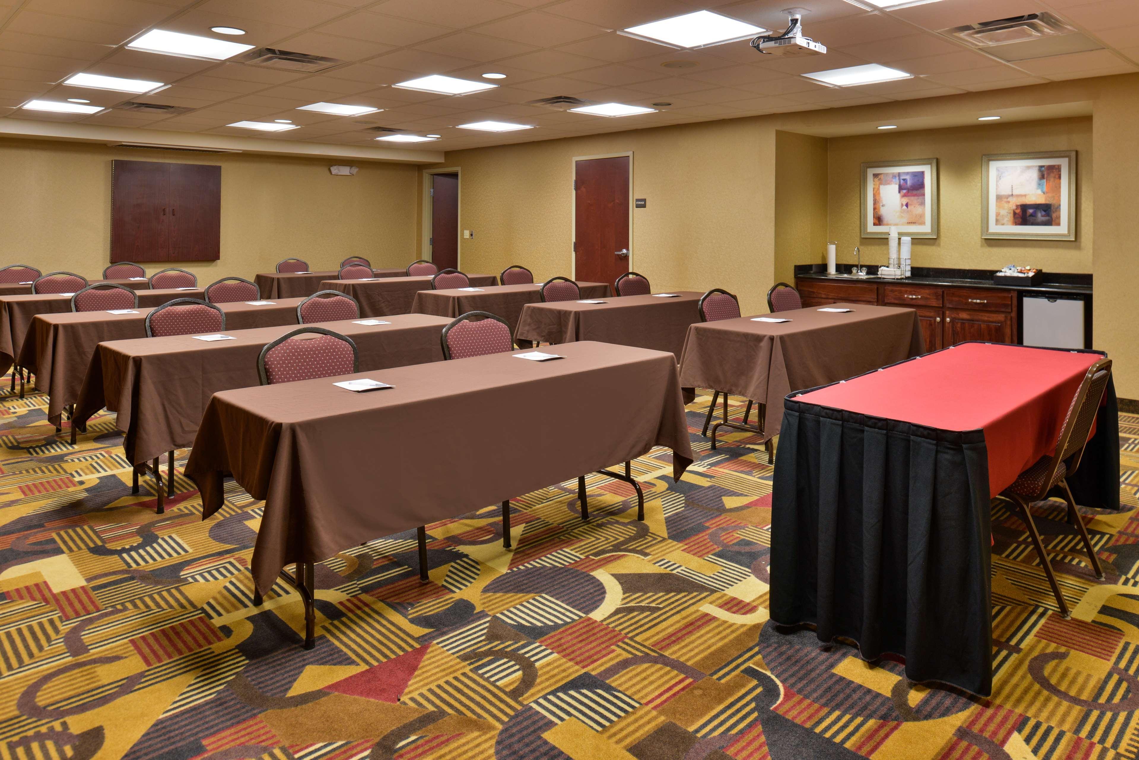 Hampton Inn & Suites Muncie Zewnętrze zdjęcie