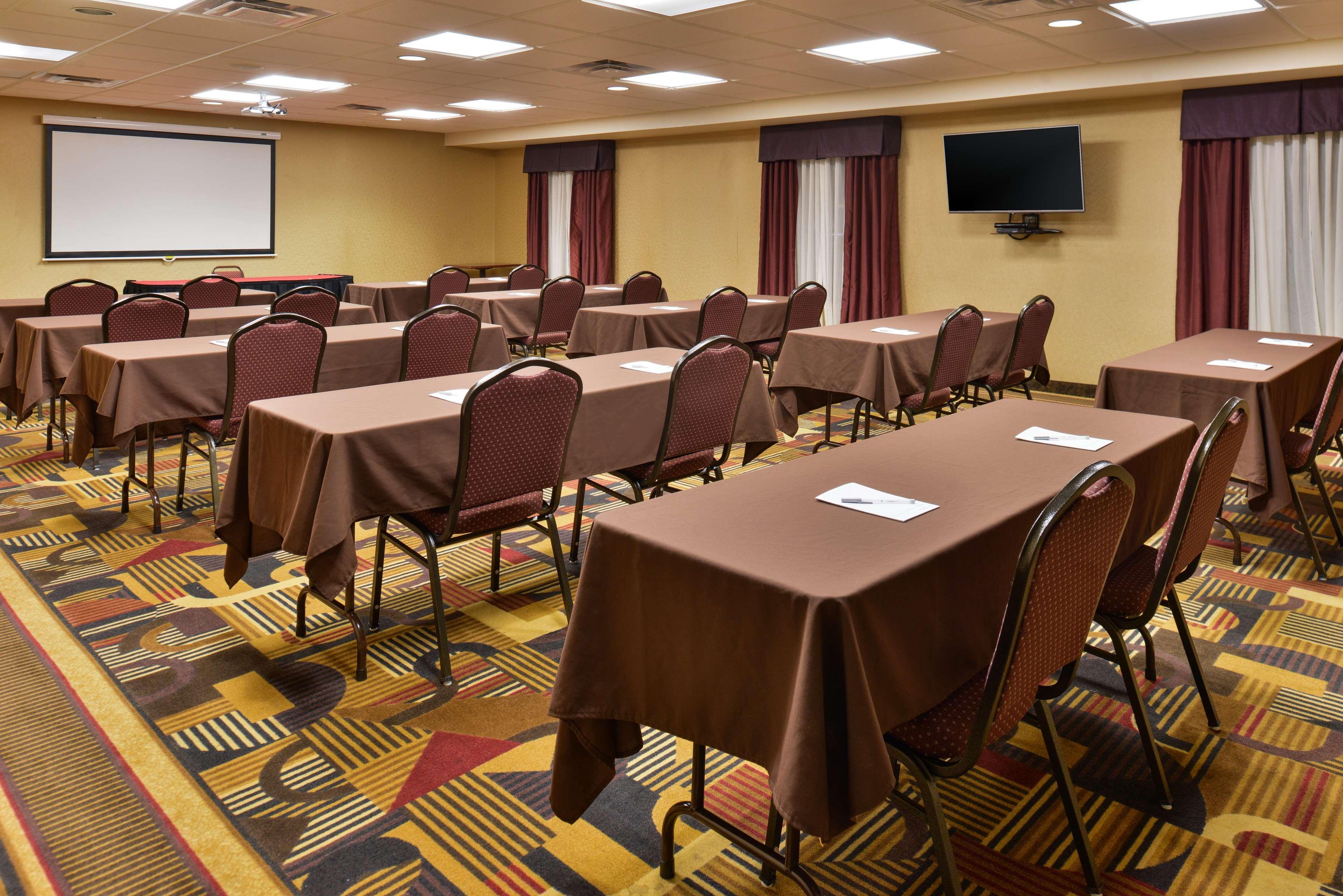 Hampton Inn & Suites Muncie Zewnętrze zdjęcie
