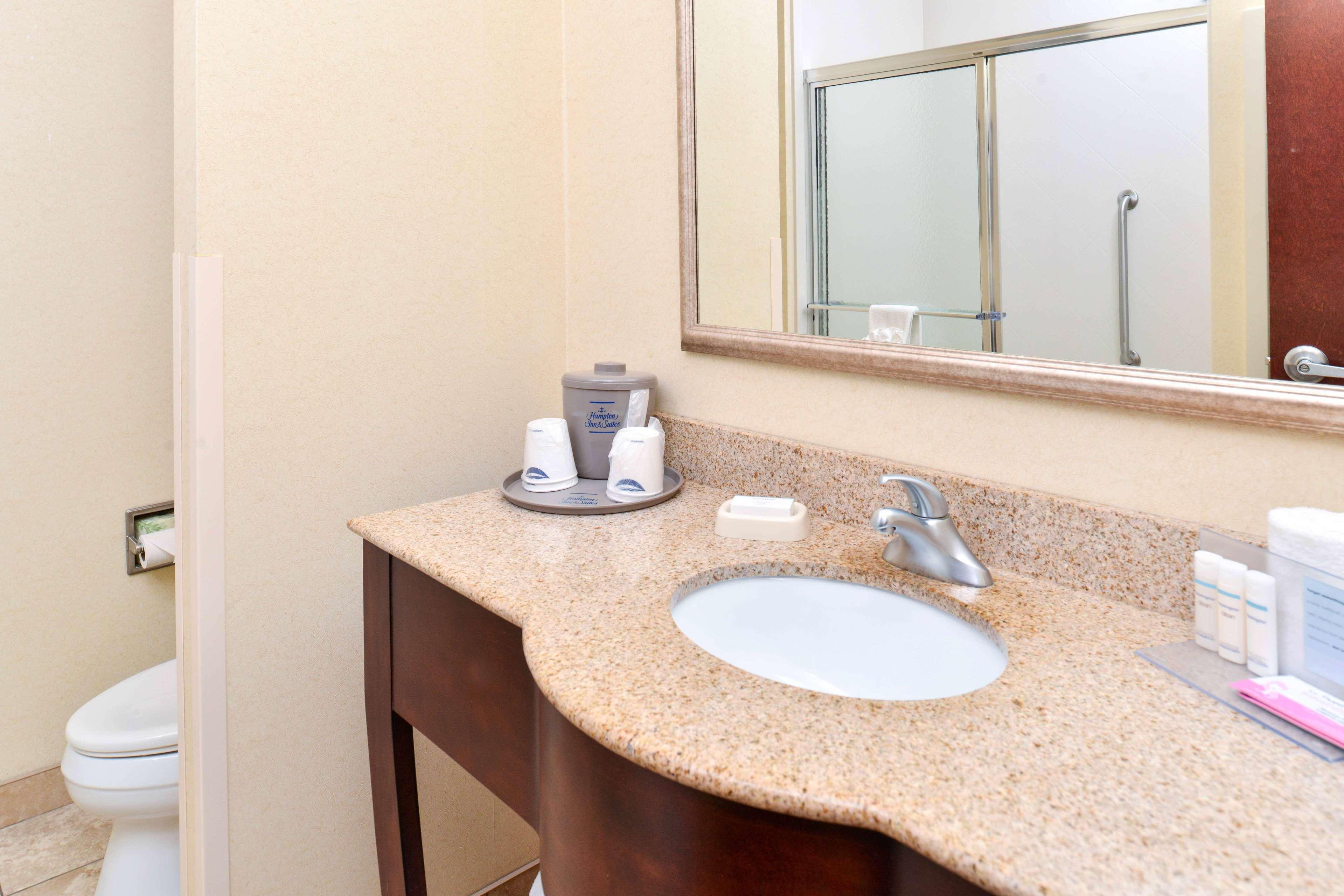 Hampton Inn & Suites Muncie Zewnętrze zdjęcie
