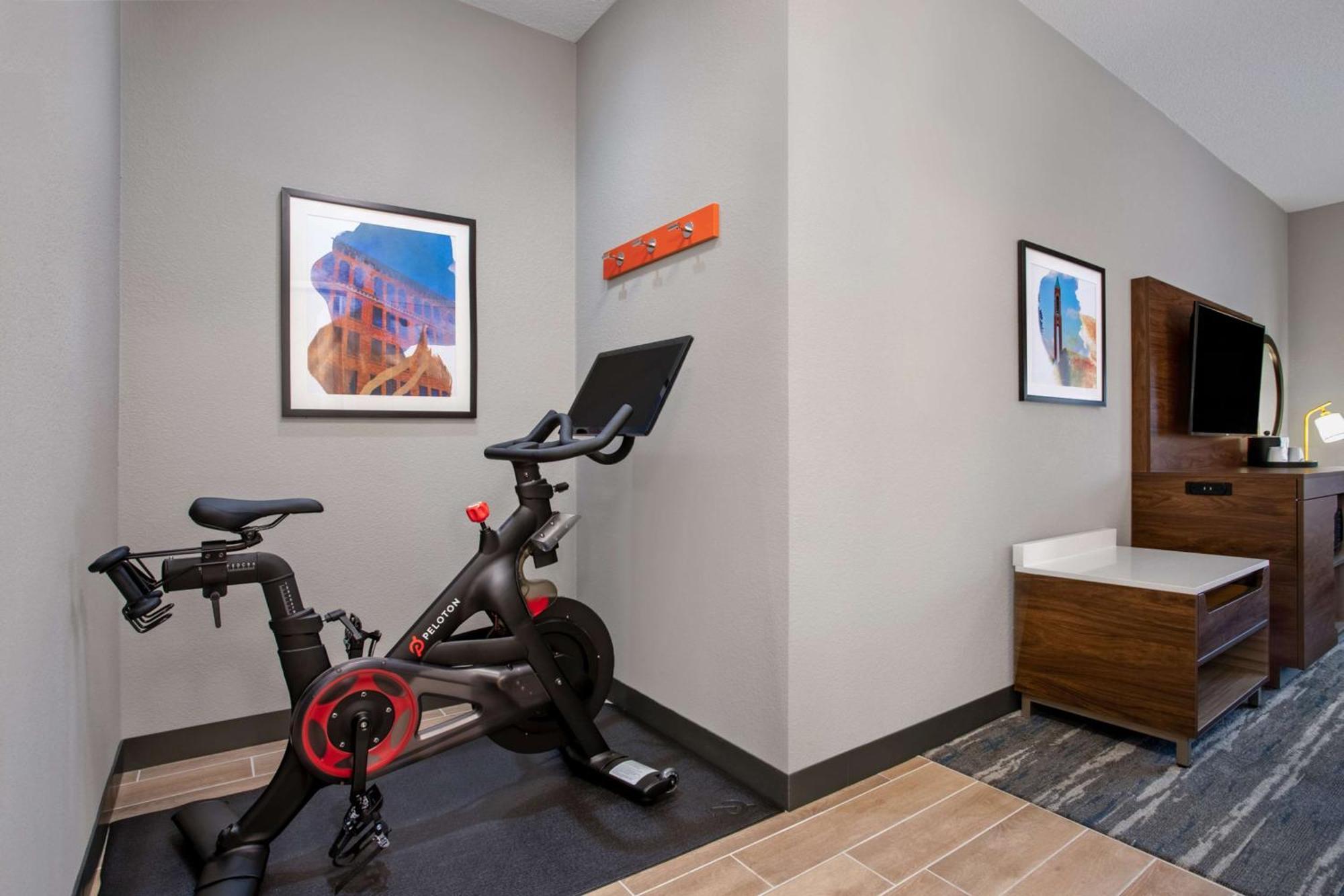 Hampton Inn & Suites Muncie Zewnętrze zdjęcie