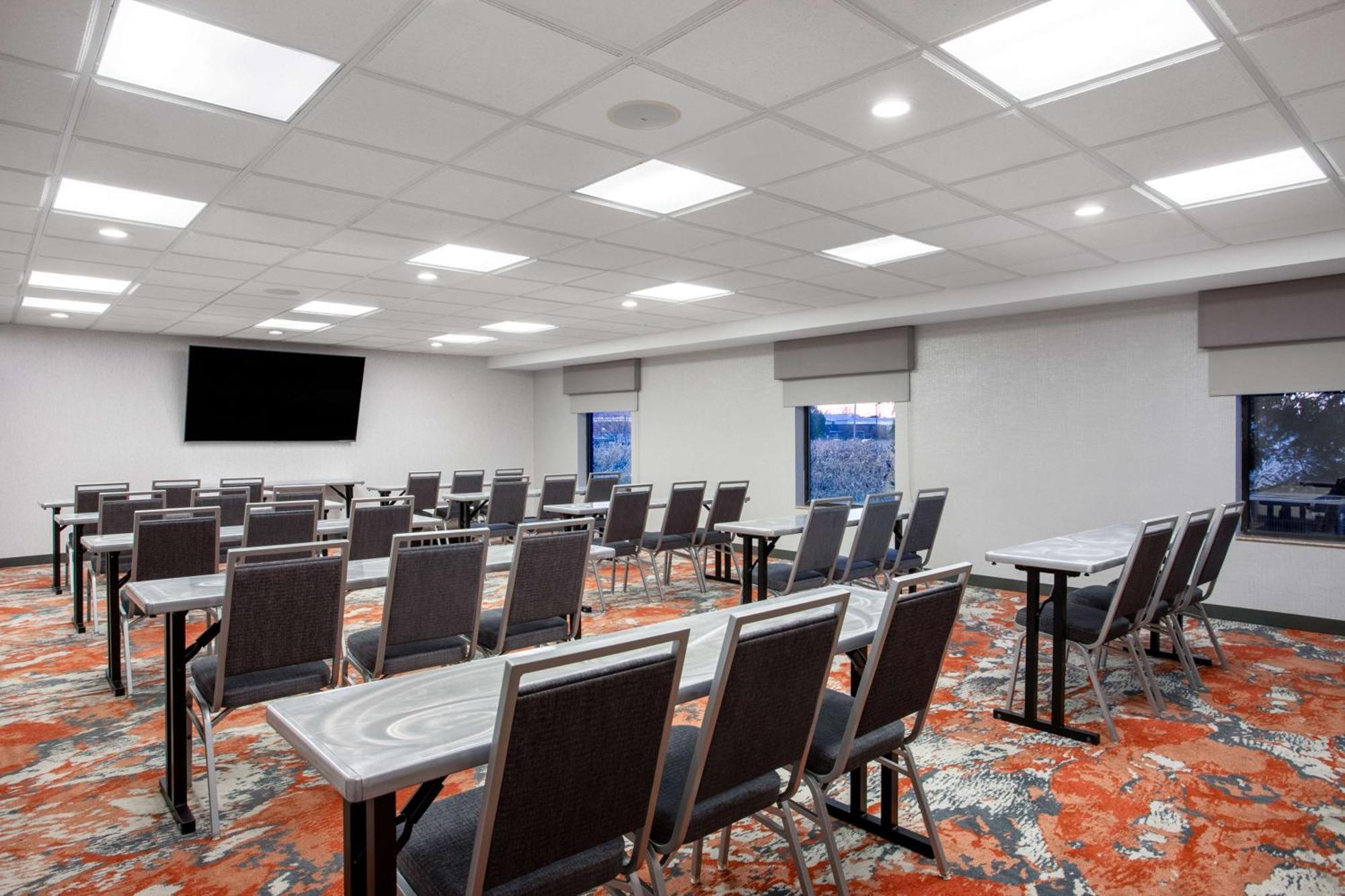 Hampton Inn & Suites Muncie Zewnętrze zdjęcie