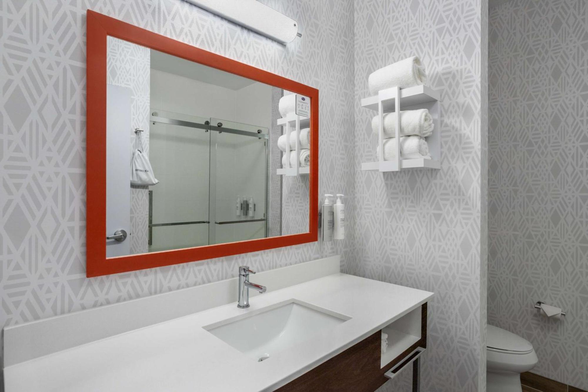 Hampton Inn & Suites Muncie Zewnętrze zdjęcie