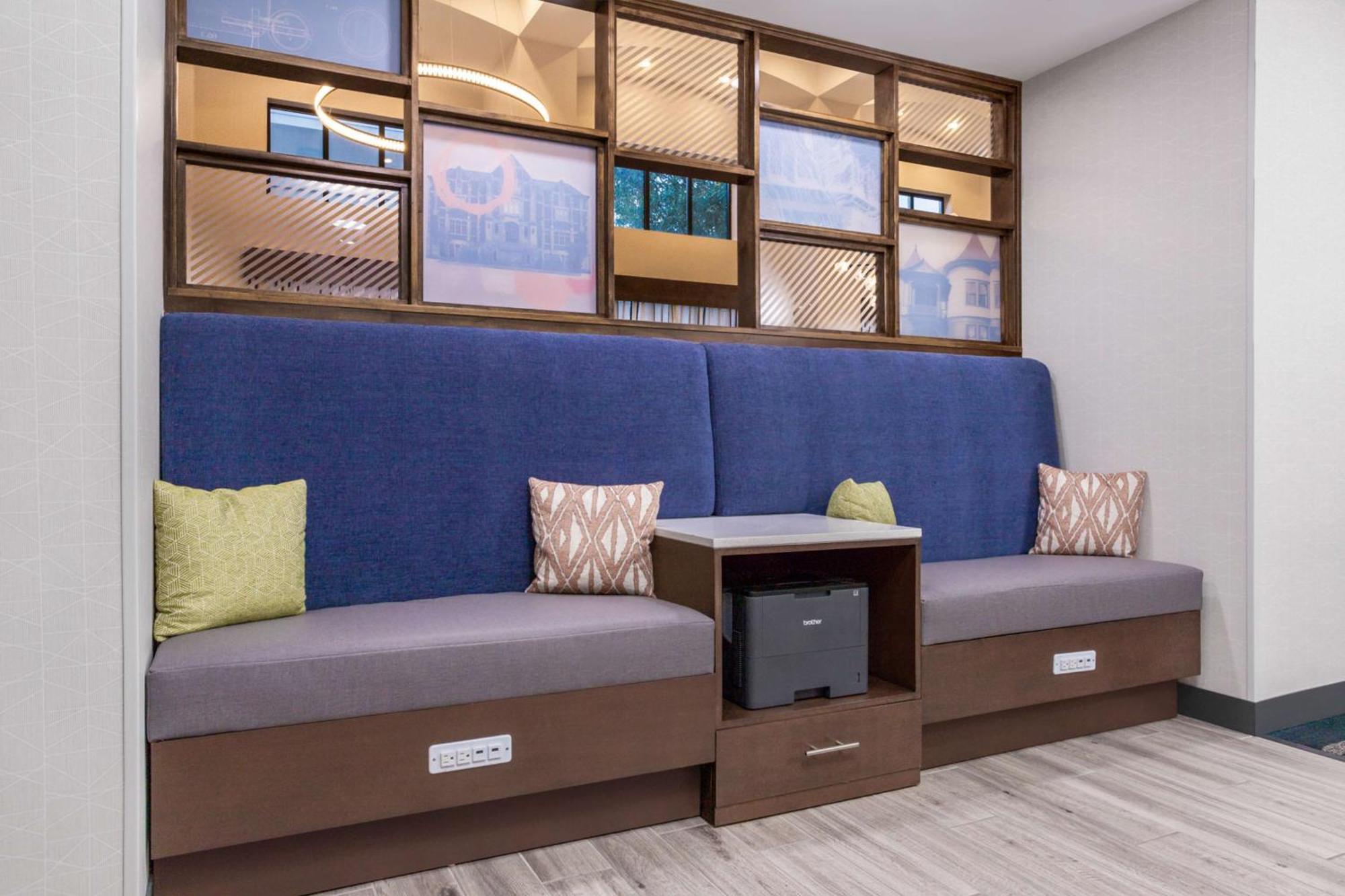 Hampton Inn & Suites Muncie Zewnętrze zdjęcie