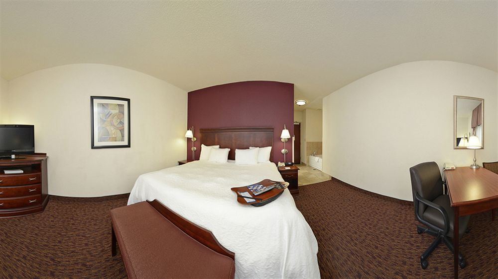 Hampton Inn & Suites Muncie Zewnętrze zdjęcie