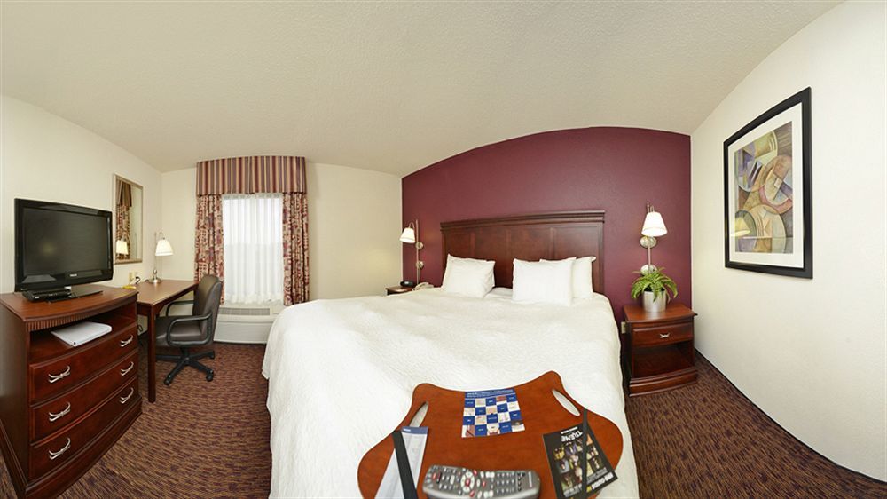 Hampton Inn & Suites Muncie Zewnętrze zdjęcie